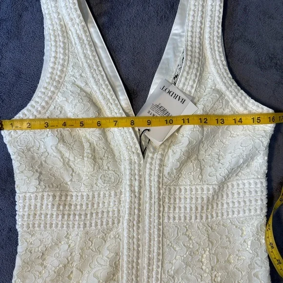 Halter Lace Front Slit Dress In White Size 6. NWT - Picture 10 of 13